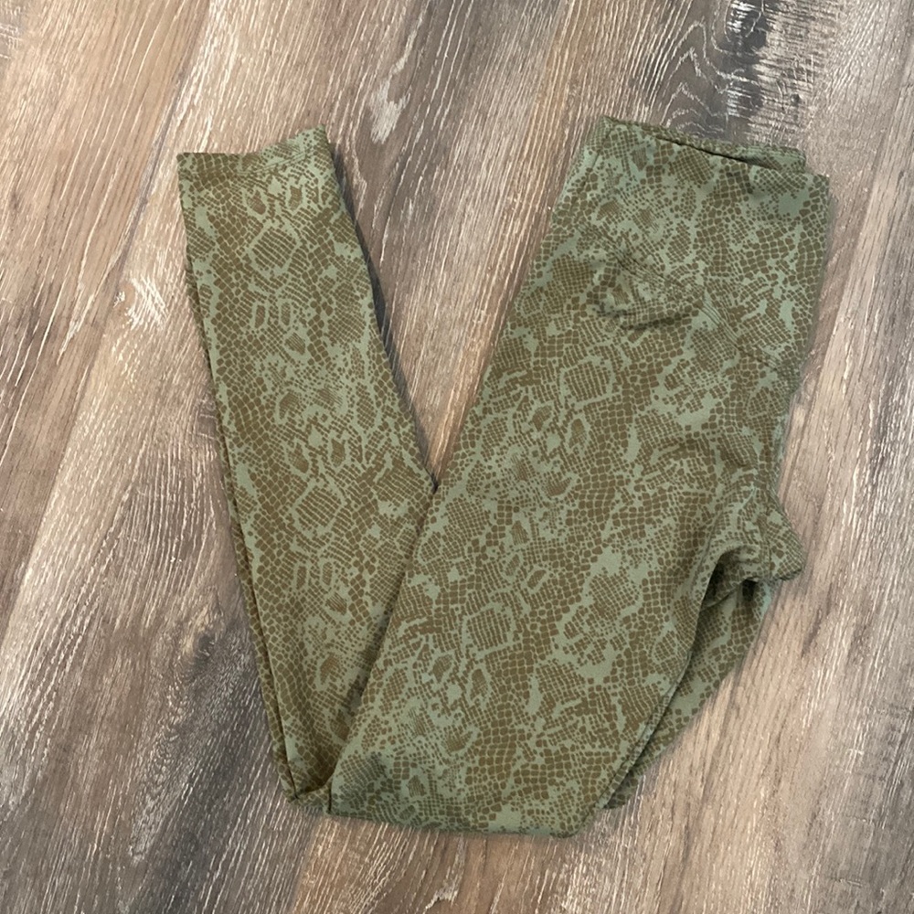 Olympia activewear small snake print